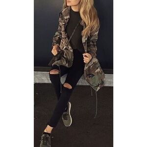 Camouflage US Military Issue Field Jacket Vintage Distressed Hood Men’s XL